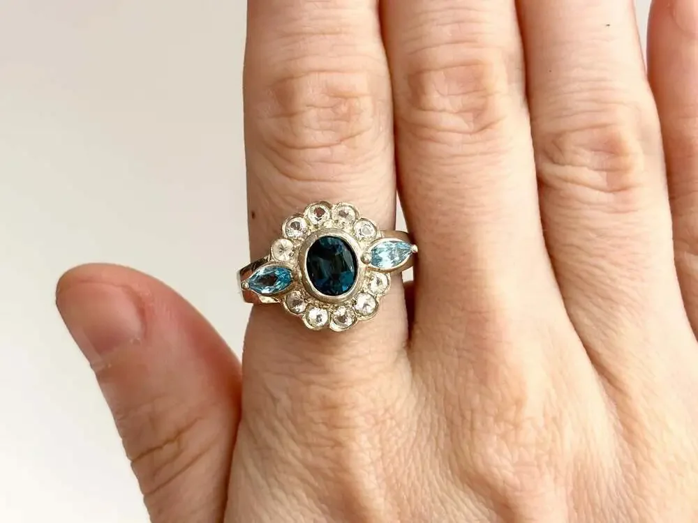 Clear & Blue Topaz Scalloped Multi Gemstone Sterling Silver 925 Vintage Ring - s